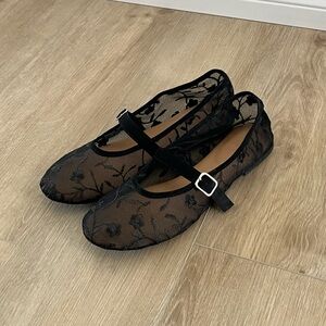 Black Floral Mesh Women's Flats